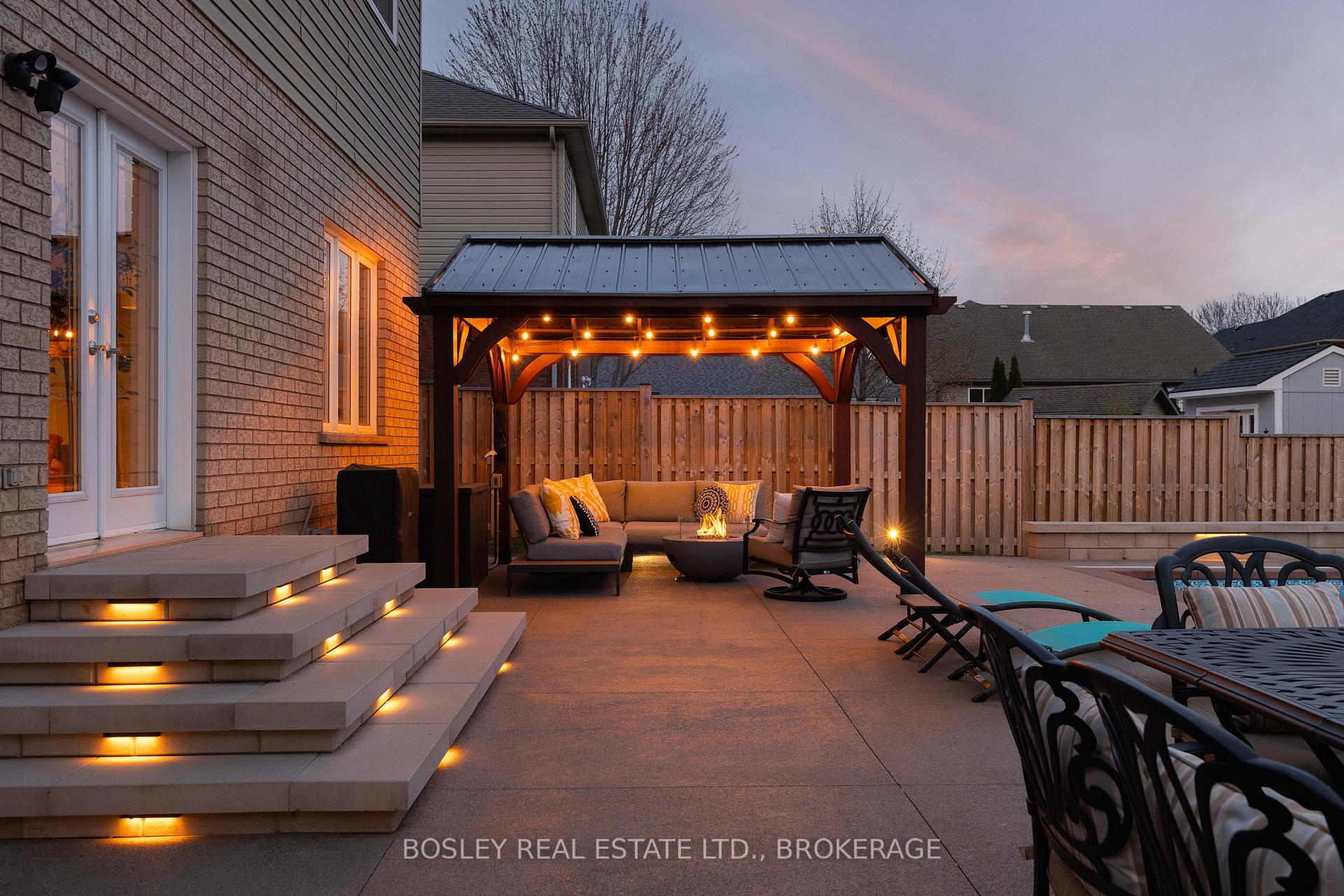 Photo 38 of 8 Damson Street, St. Catharines, Rykert/Vansickle — HOMEH