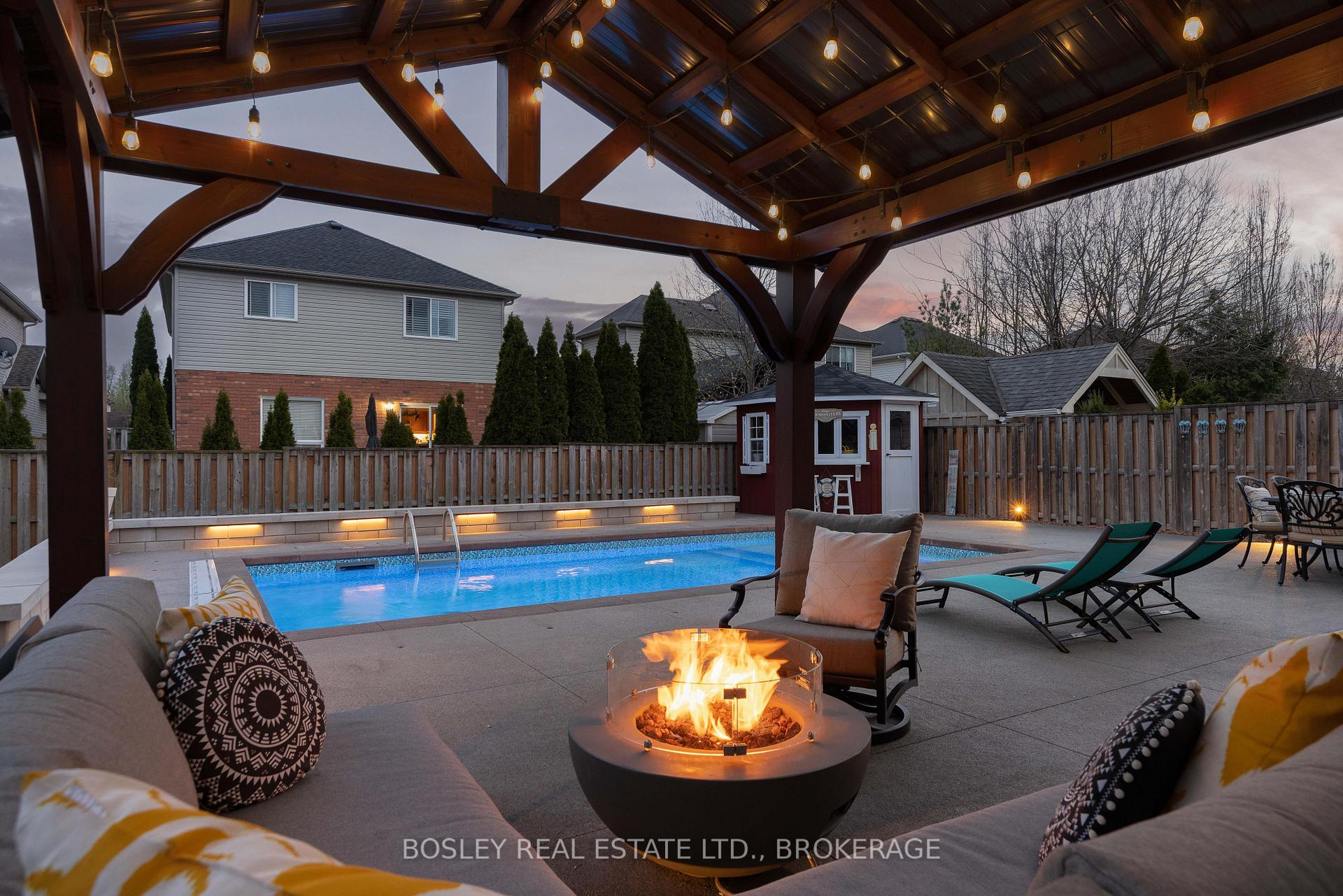 Photo 40 of 8 Damson Street, St. Catharines, Rykert/Vansickle — HOMEH