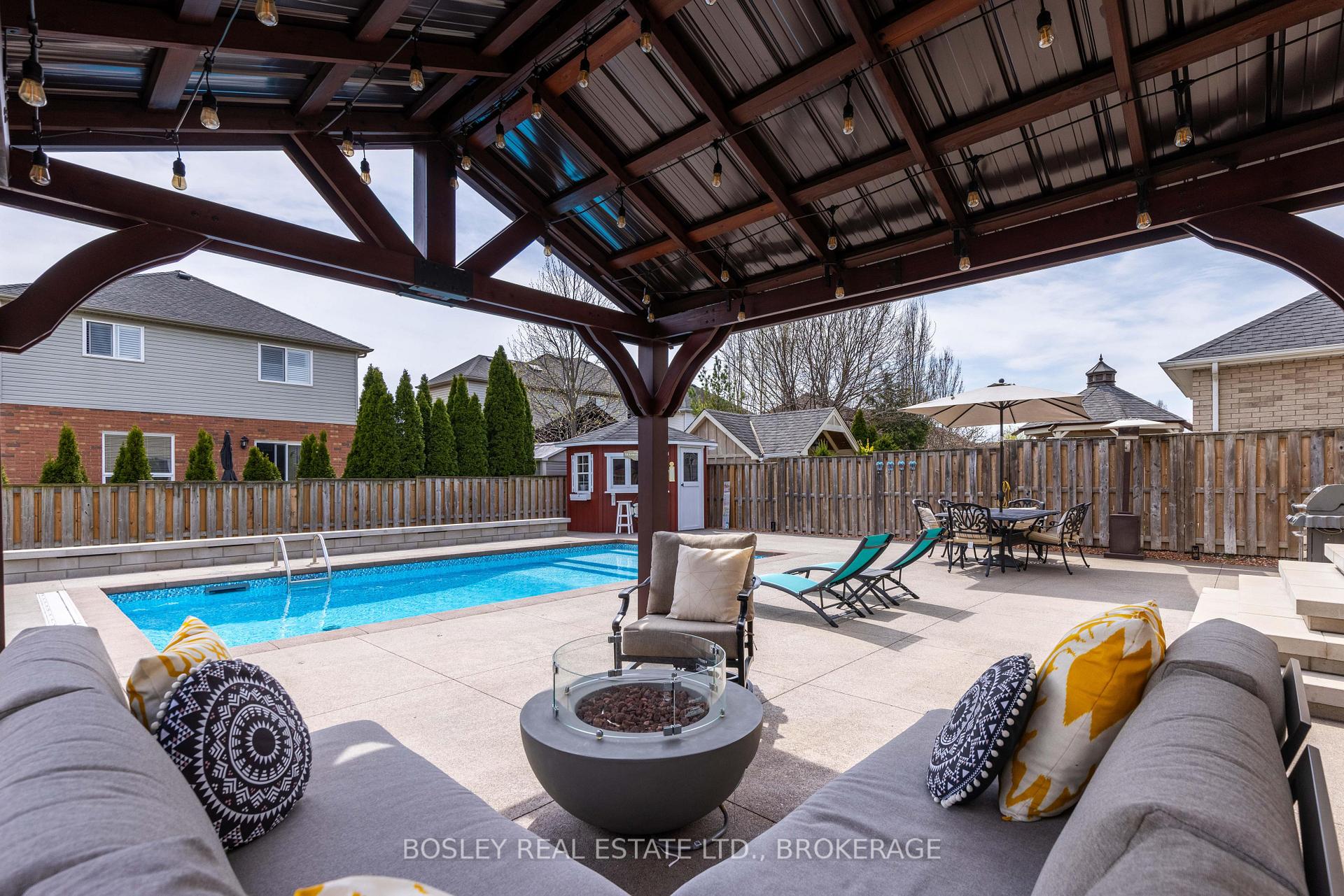 Photo 43 of 8 Damson Street, St. Catharines, Rykert/Vansickle — HOMEH