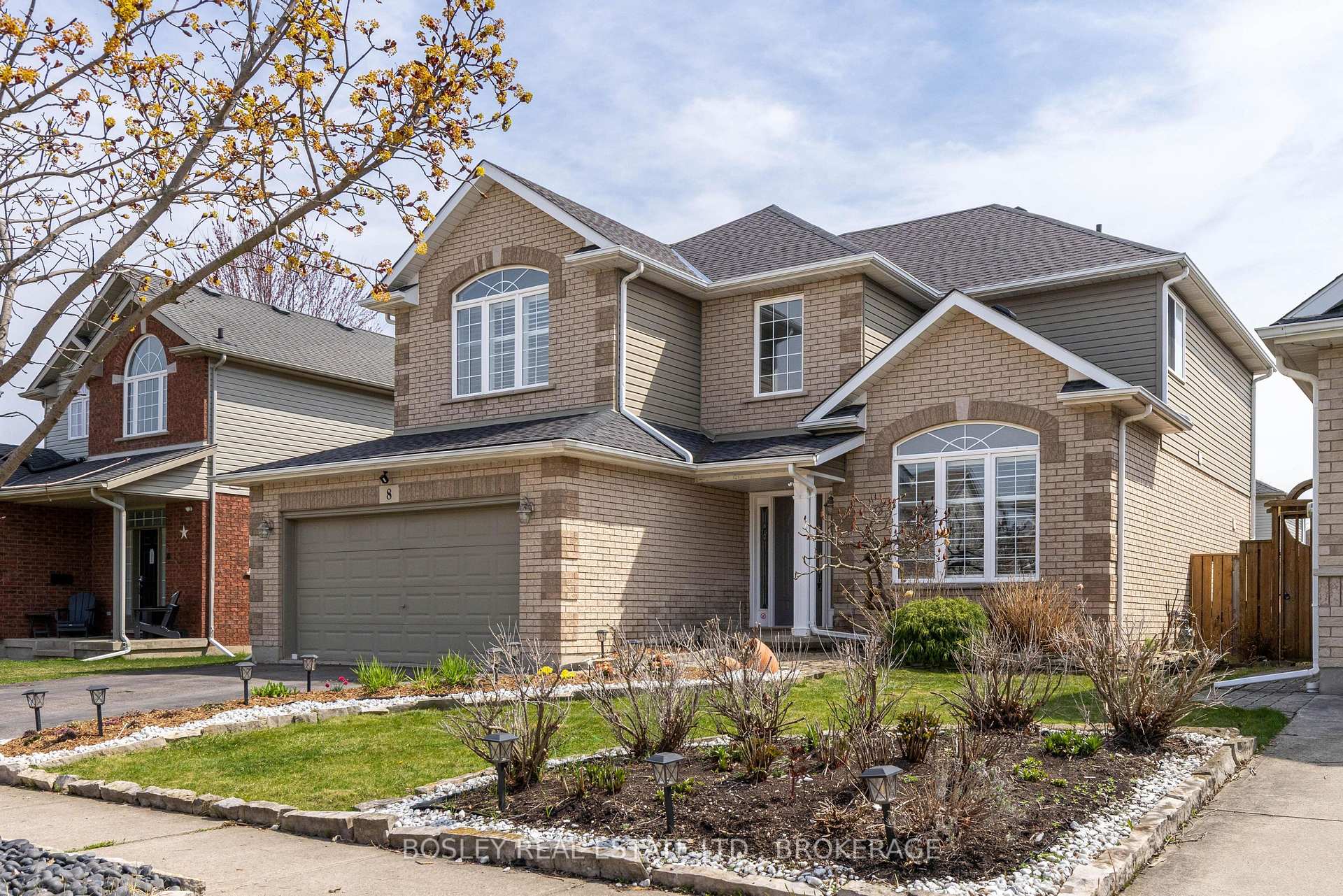 Photo 45 of 8 Damson Street, St. Catharines, Rykert/Vansickle — HOMEH