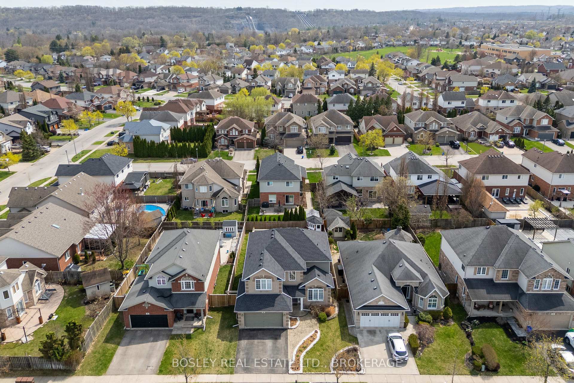 Photo 46 of 8 Damson Street, St. Catharines, Rykert/Vansickle — HOMEH