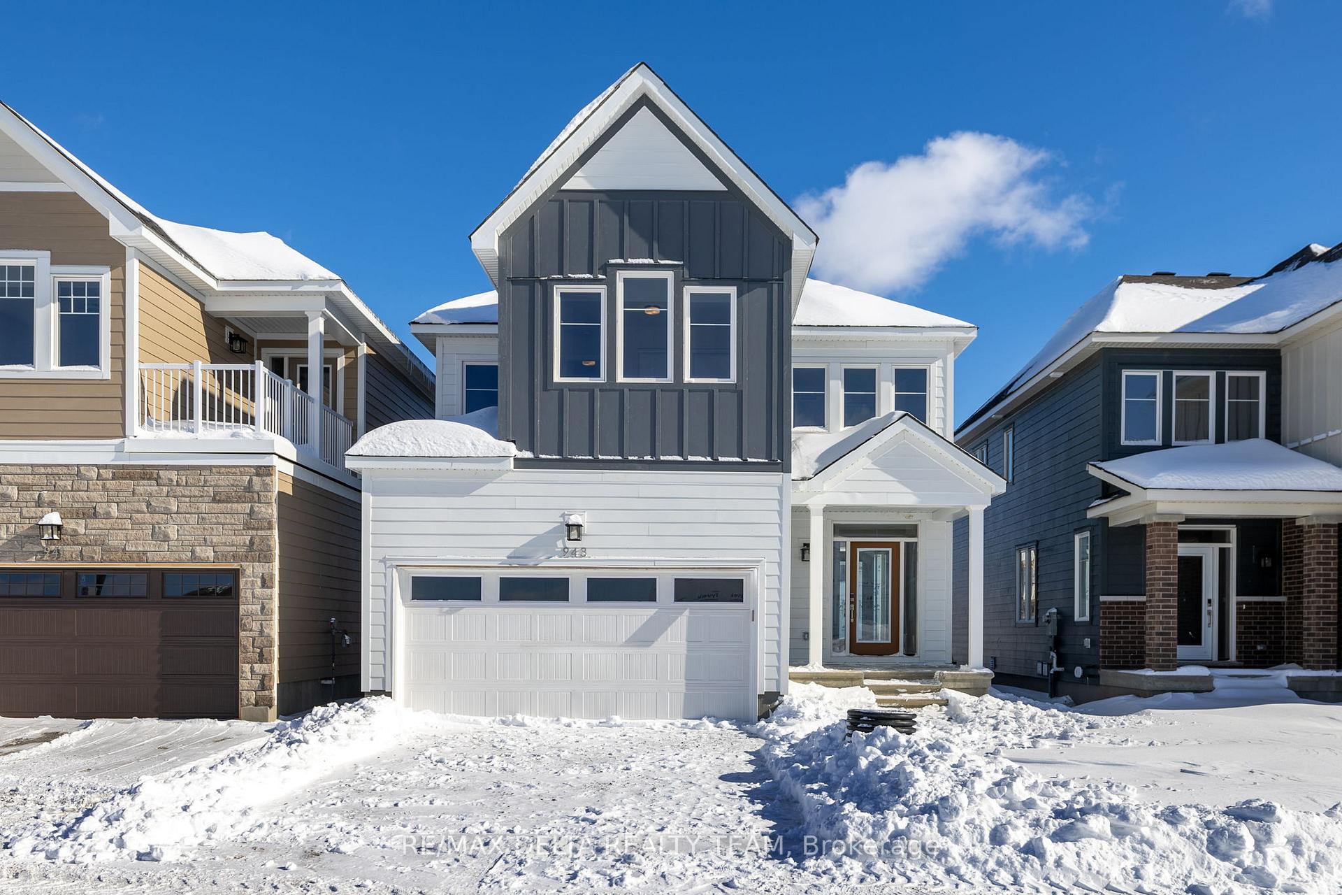 Front of 943 Seagrave Lane SW