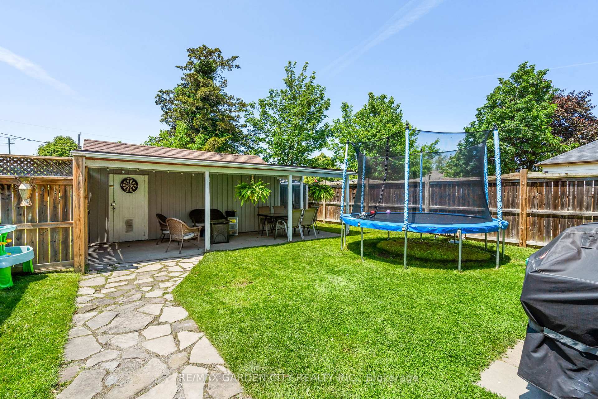 Photo 6 of 35 Marmora Street, St. Catharines, E. Chester — HOMEH