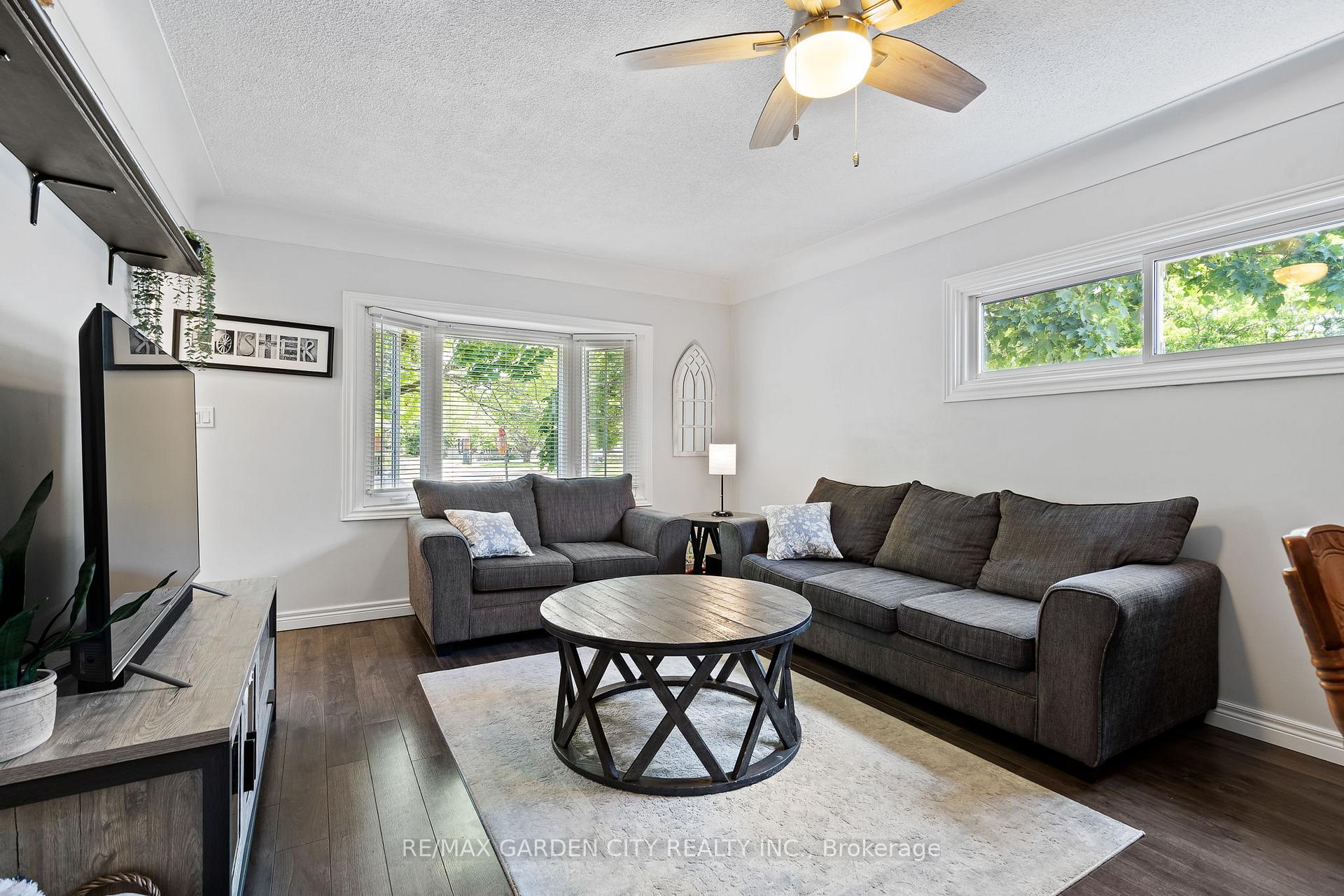 Photo 9 of 35 Marmora Street, St. Catharines, E. Chester — HOMEH