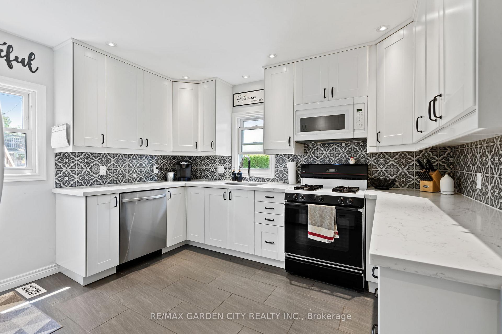 Photo 13 of 35 Marmora Street, St. Catharines, E. Chester — HOMEH