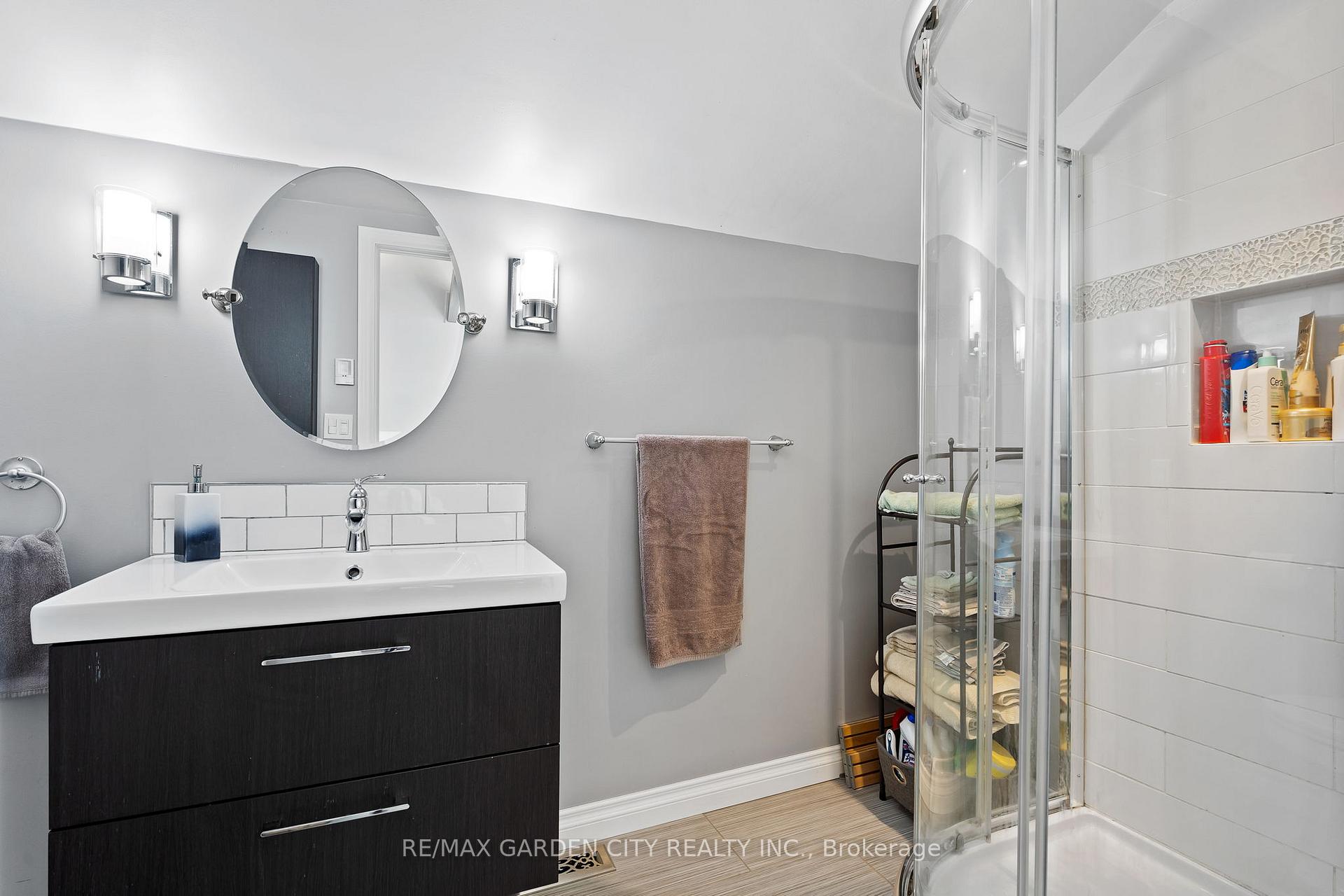 Photo 19 of 35 Marmora Street, St. Catharines, E. Chester — HOMEH