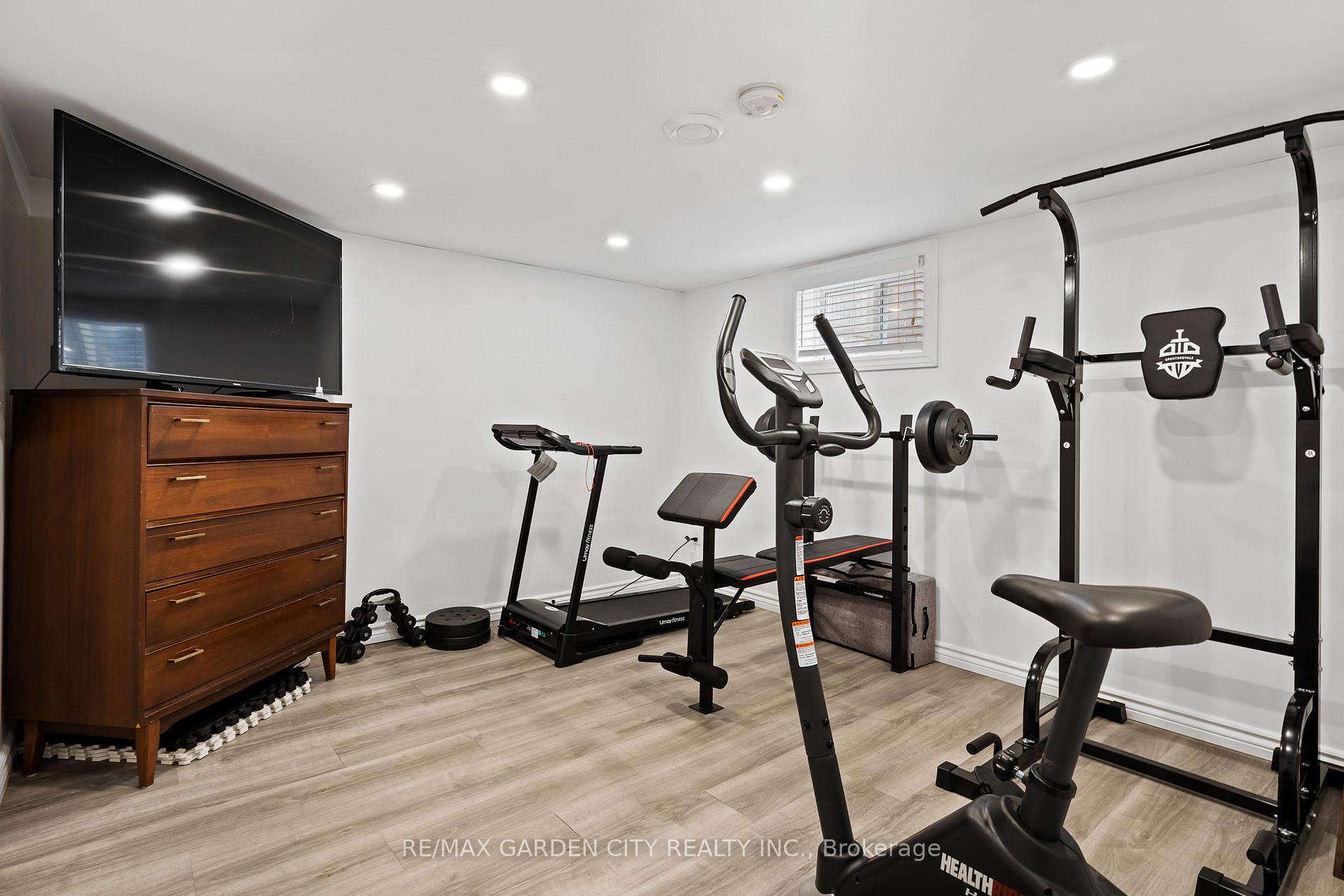 Photo 27 of 35 Marmora Street, St. Catharines, E. Chester — HOMEH