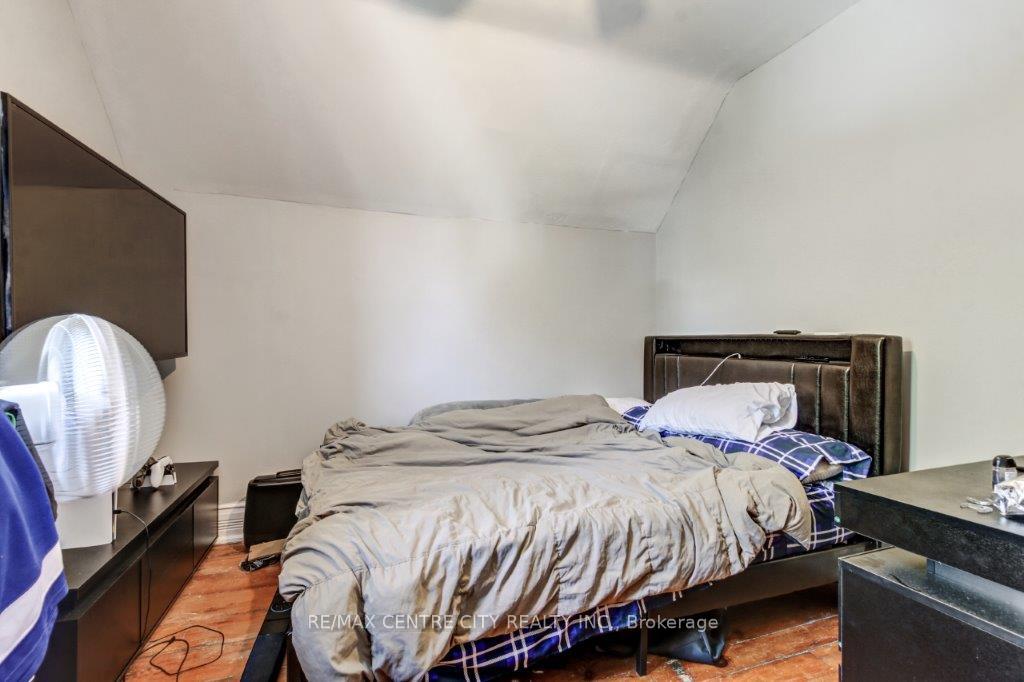 Photo 13 of 278 Ross Street, St. Thomas — HOMEH