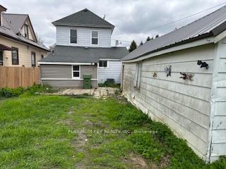 Photo 3 of 126 Manitoba Street, St. Thomas — HOMEH