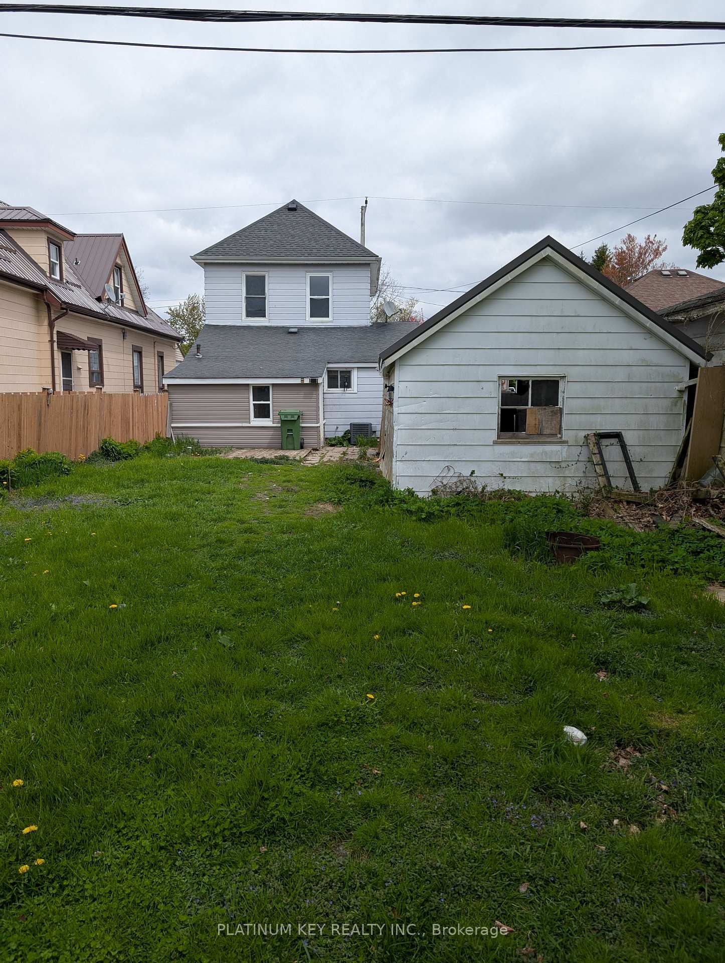 Photo 4 of 126 Manitoba Street, St. Thomas — HOMEH