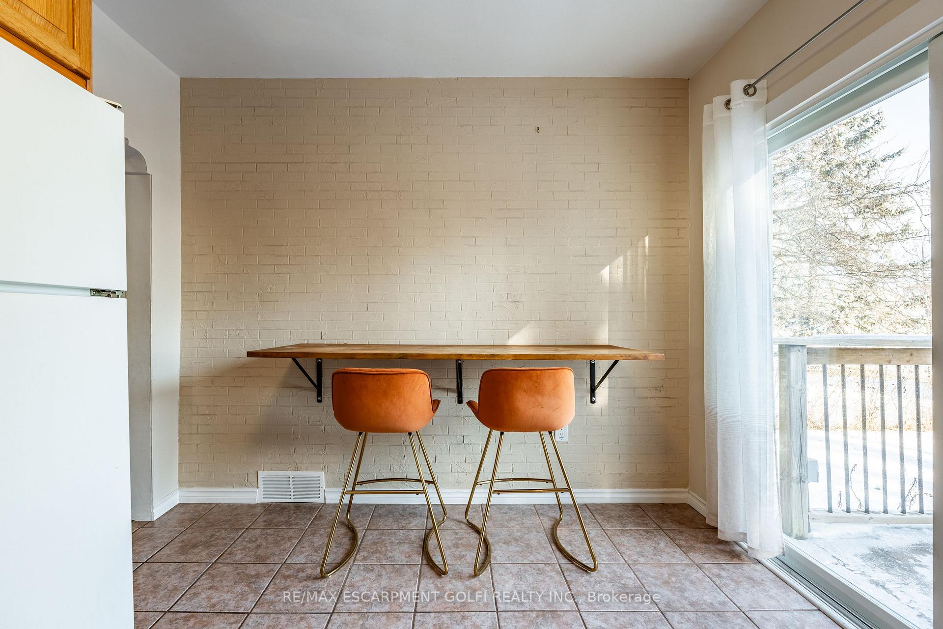 Photo 7 of 20 Cameron Road, St. Catharines, E. Chester — HOMEH