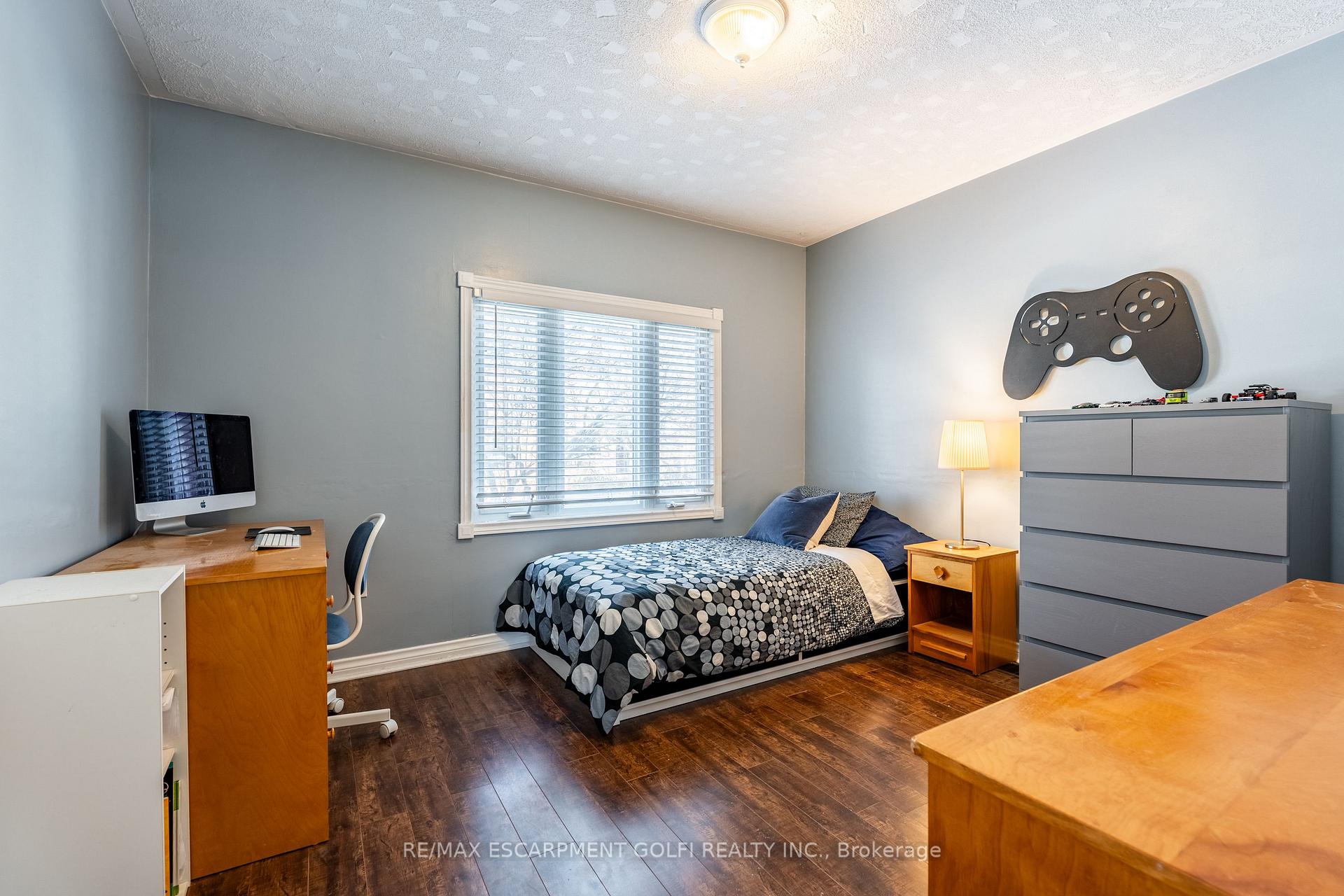 Photo 8 of 20 Cameron Road, St. Catharines, E. Chester — HOMEH