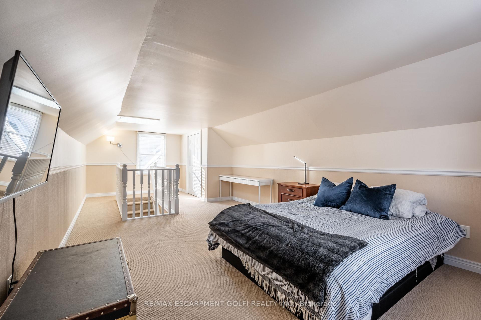 Photo 13 of 20 Cameron Road, St. Catharines, E. Chester — HOMEH