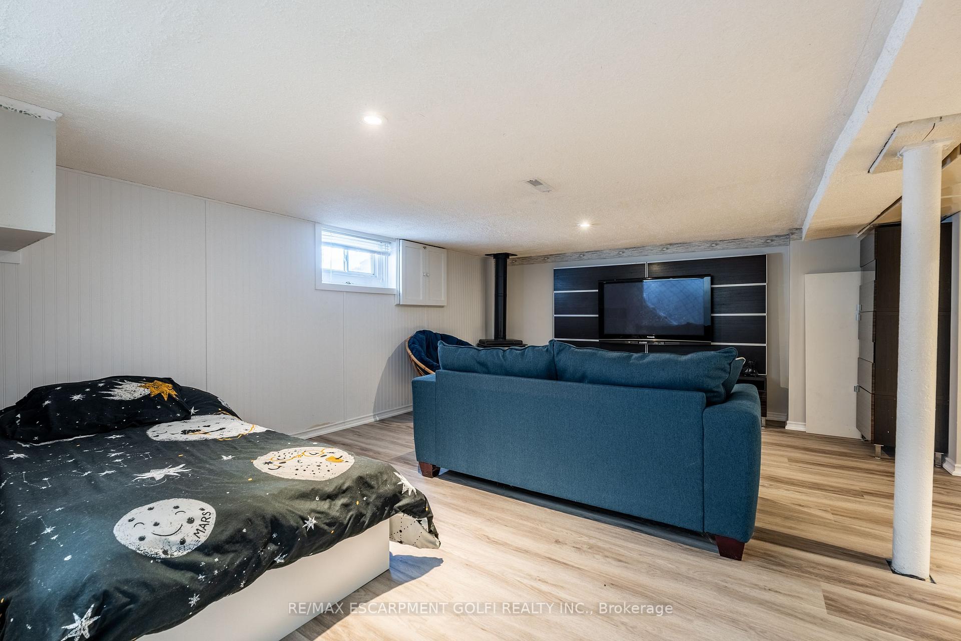 Photo 15 of 20 Cameron Road, St. Catharines, E. Chester — HOMEH