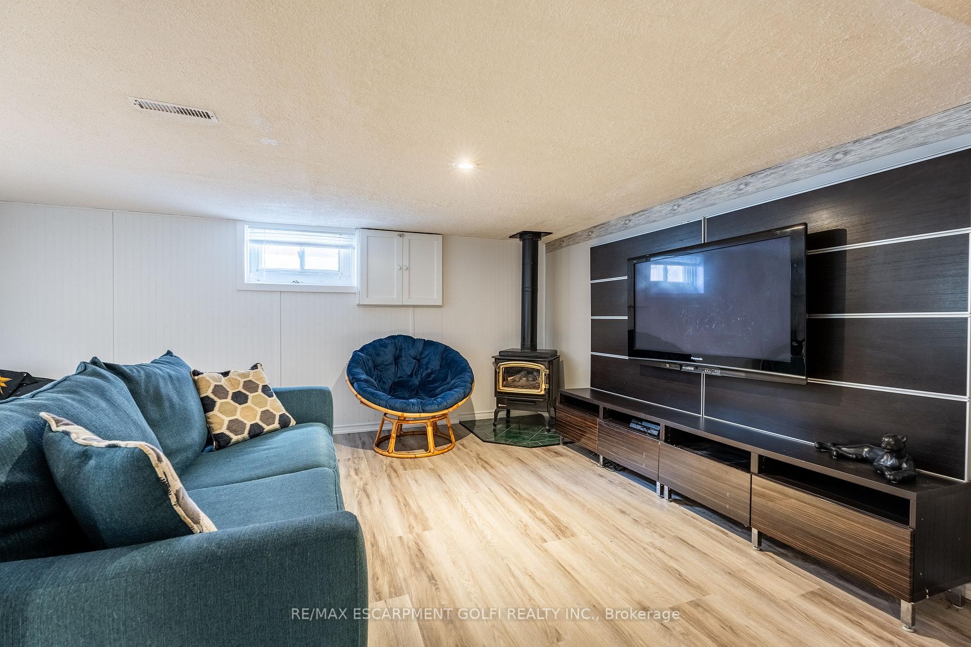 Photo 16 of 20 Cameron Road, St. Catharines, E. Chester — HOMEH
