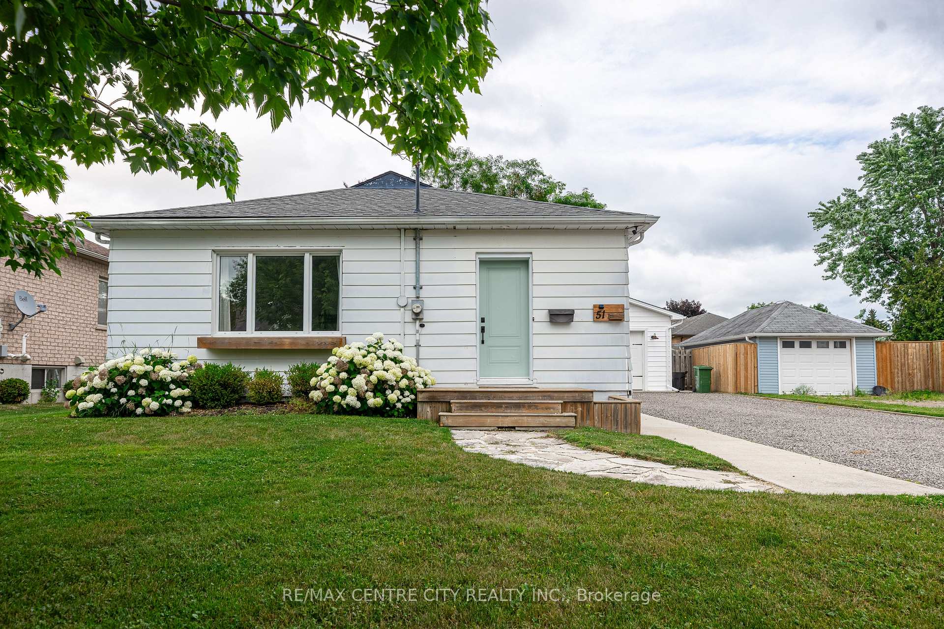 Photo 1 of 51 Park Avenue, St. Thomas — HOMEH