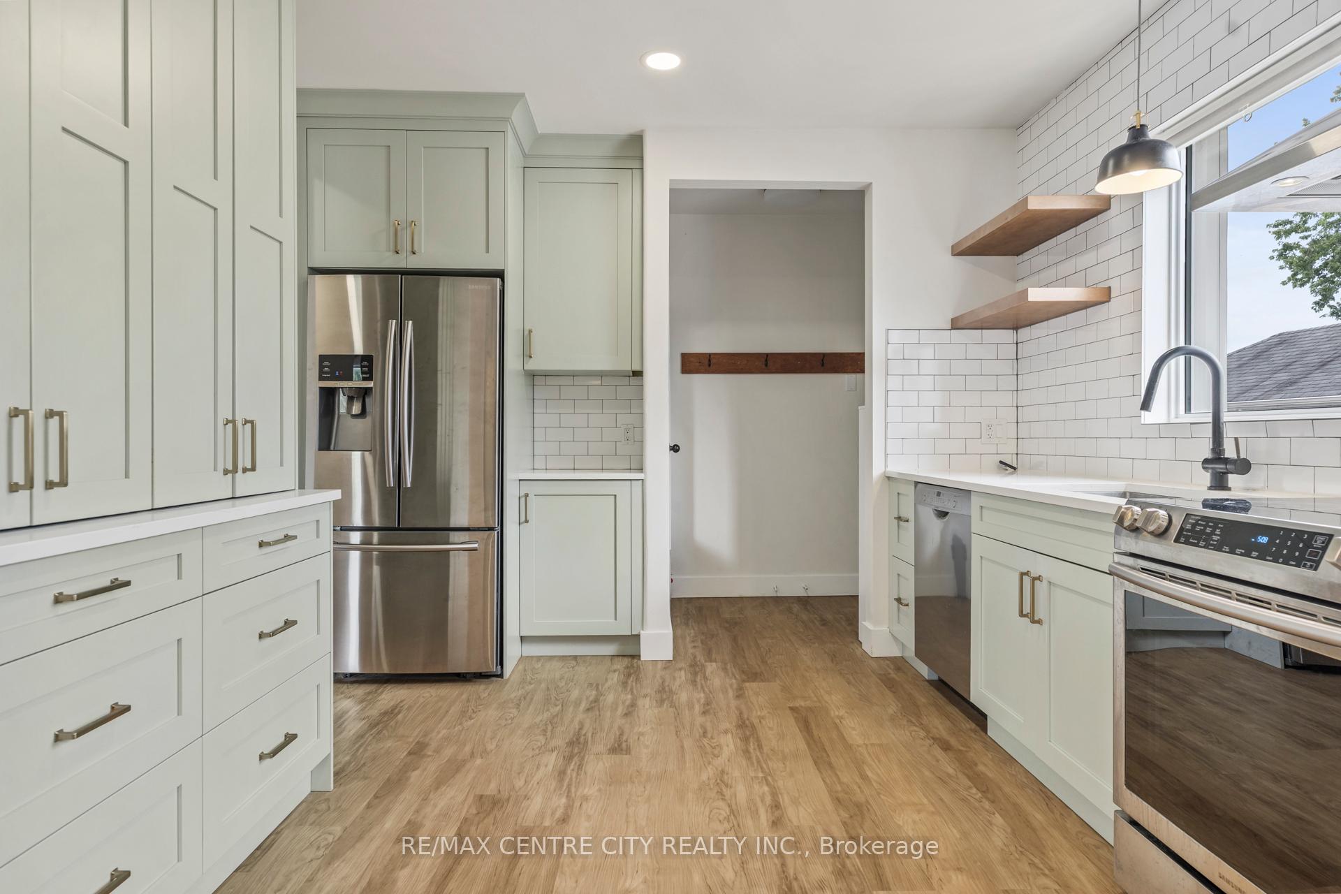 Photo 6 of 51 Park Avenue, St. Thomas — HOMEH