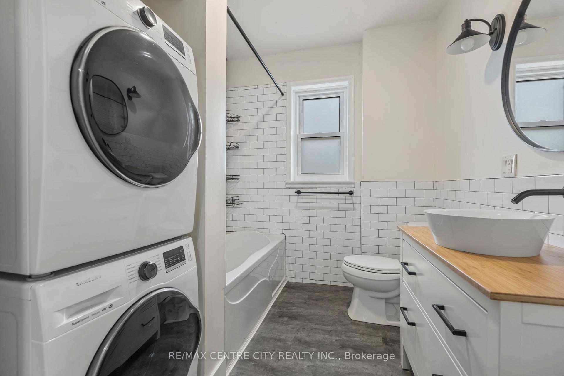 Photo 10 of 51 Park Avenue, St. Thomas — HOMEH