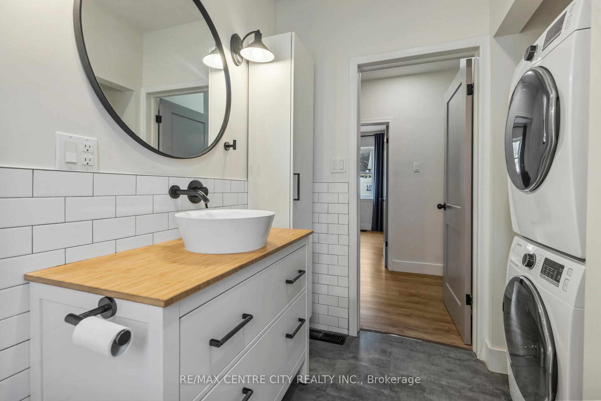 Photo 11 of 51 Park Avenue, St. Thomas — HOMEH