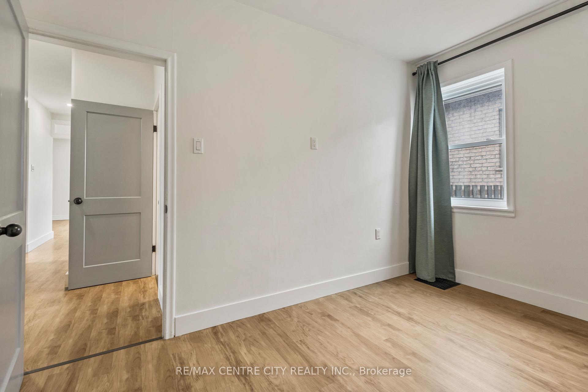 Photo 13 of 51 Park Avenue, St. Thomas — HOMEH