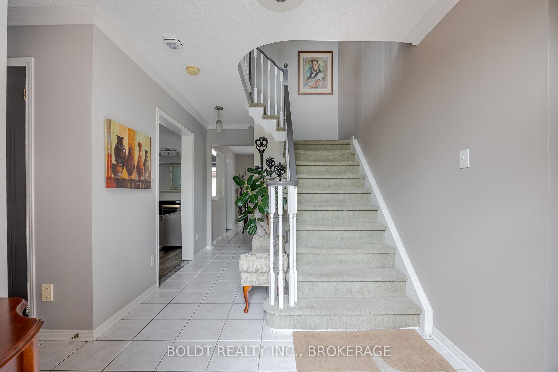 Photo 4 of 22 Westland Street, St. Catharines, Rykert/Vansickle — HOMEH
