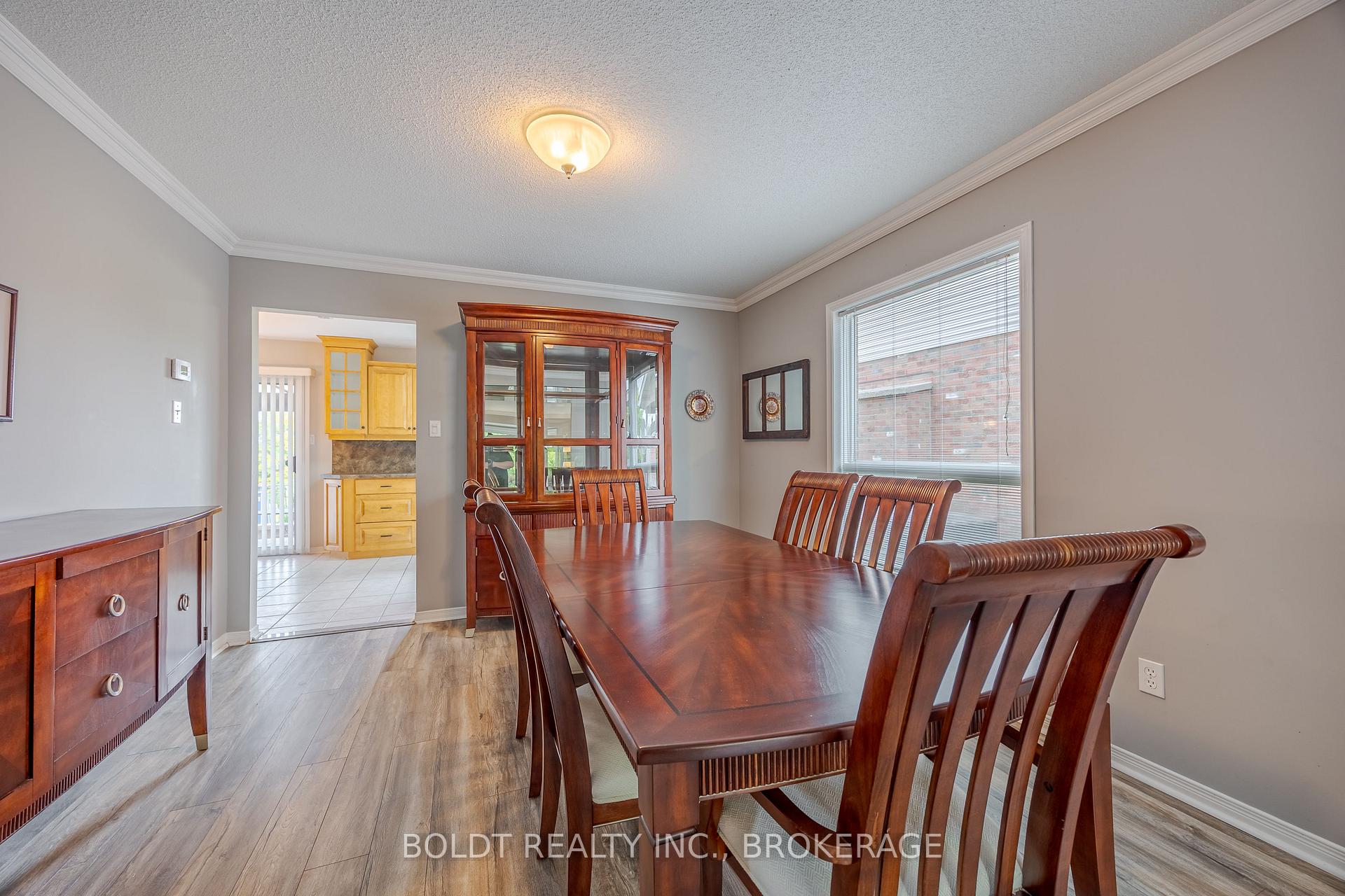 Photo 7 of 22 Westland Street, St. Catharines, Rykert/Vansickle — HOMEH