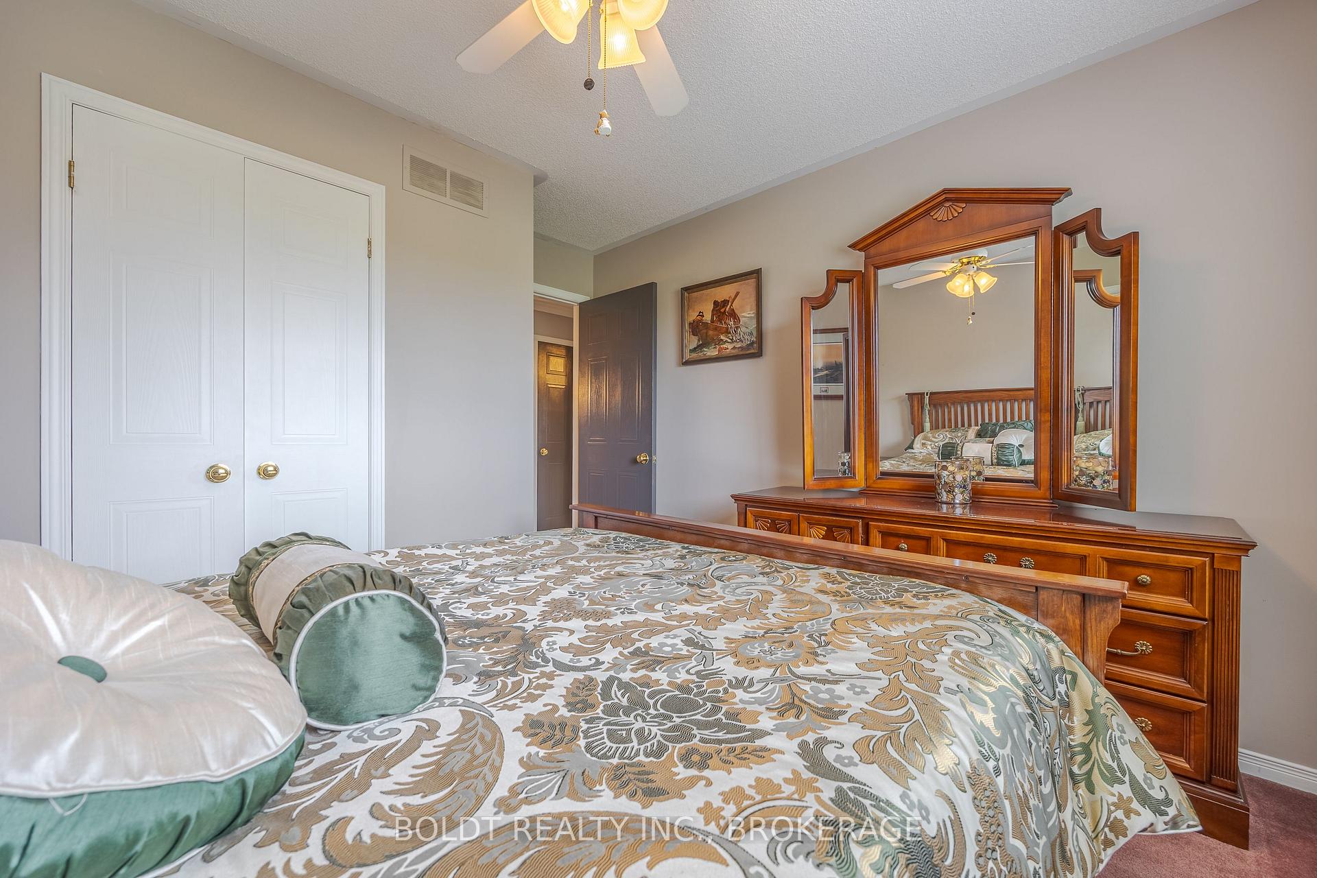 Photo 16 of 22 Westland Street, St. Catharines, Rykert/Vansickle — HOMEH