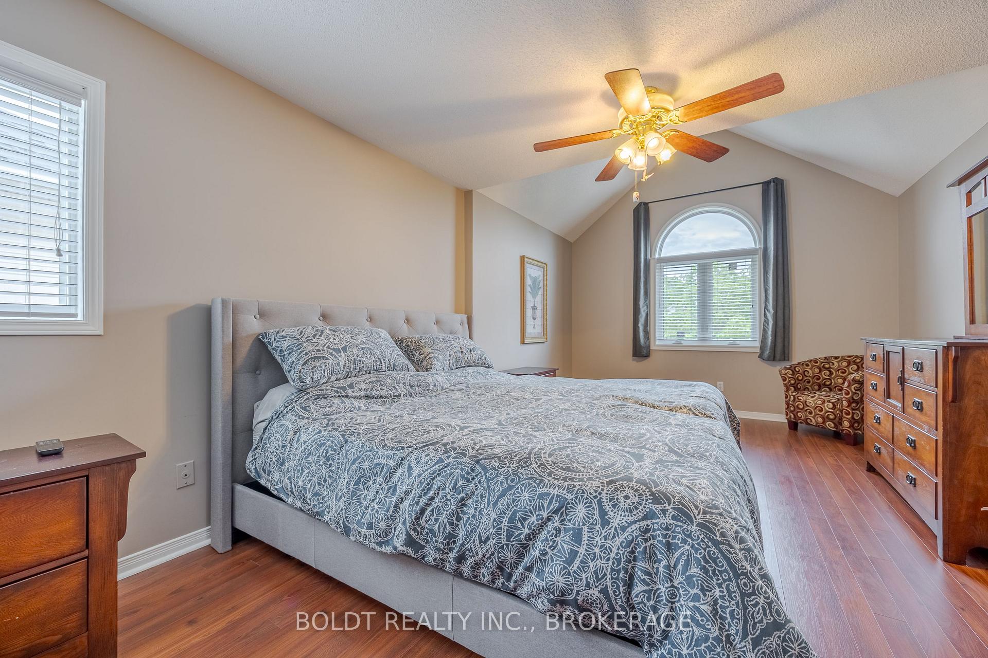 Photo 23 of 22 Westland Street, St. Catharines, Rykert/Vansickle — HOMEH