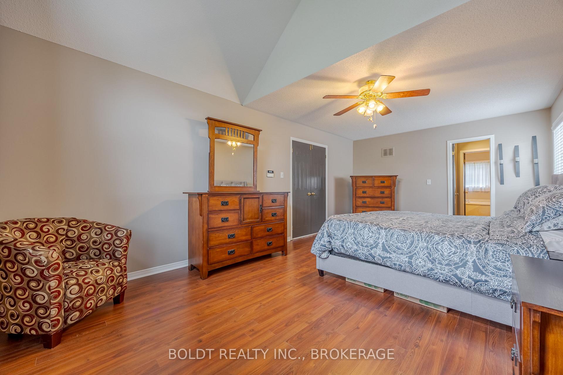 Photo 24 of 22 Westland Street, St. Catharines, Rykert/Vansickle — HOMEH