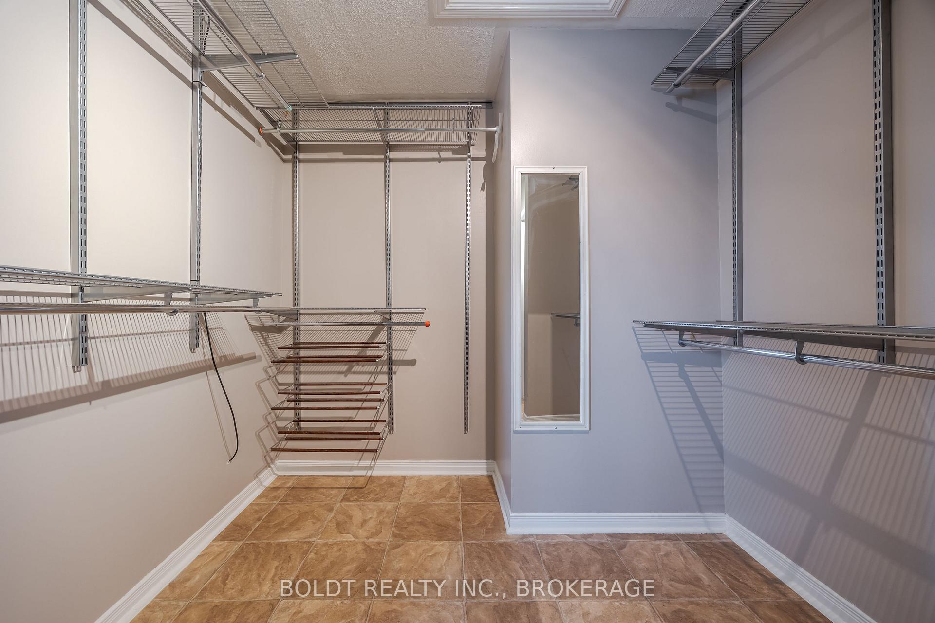 Photo 26 of 22 Westland Street, St. Catharines, Rykert/Vansickle — HOMEH