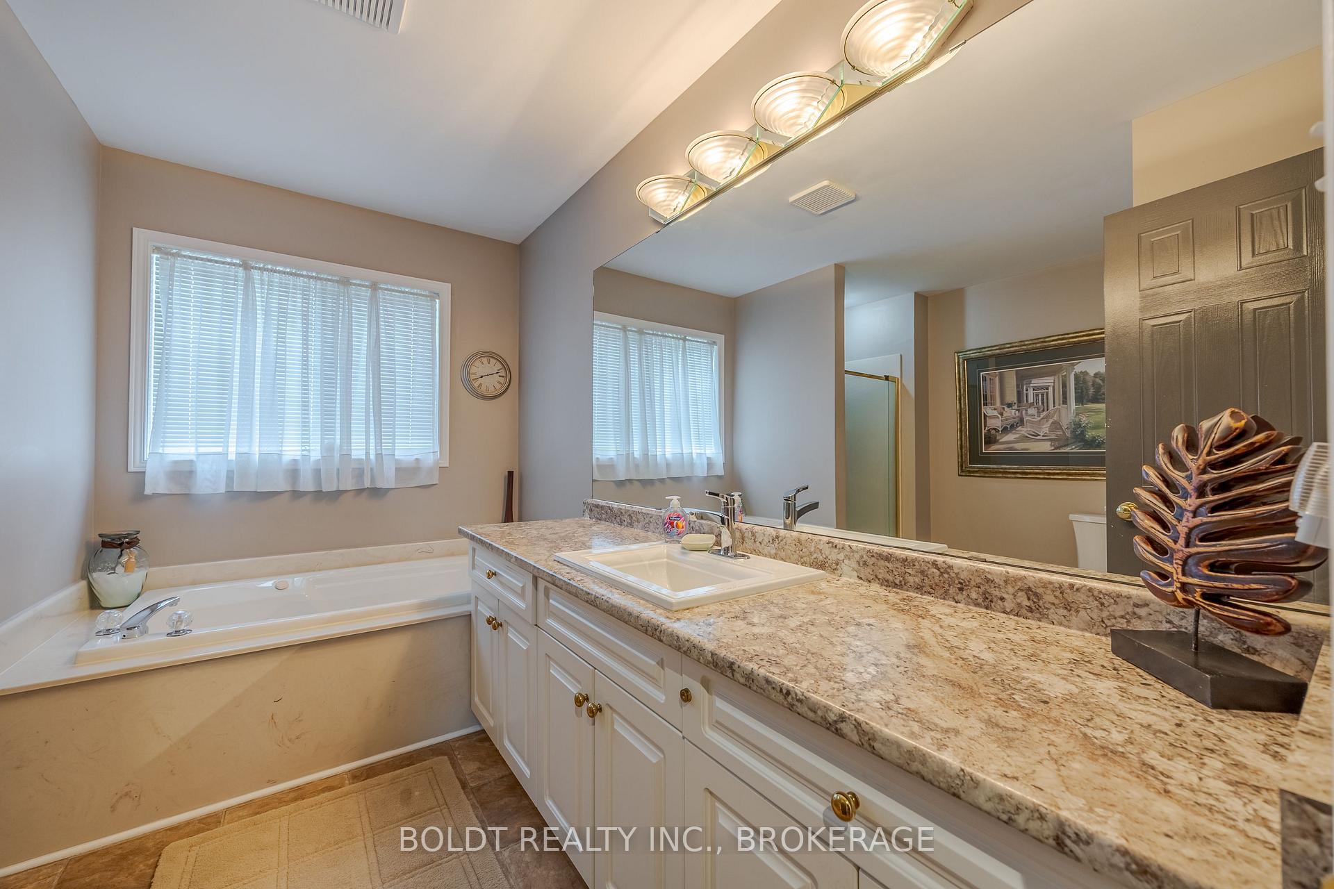 Photo 27 of 22 Westland Street, St. Catharines, Rykert/Vansickle — HOMEH