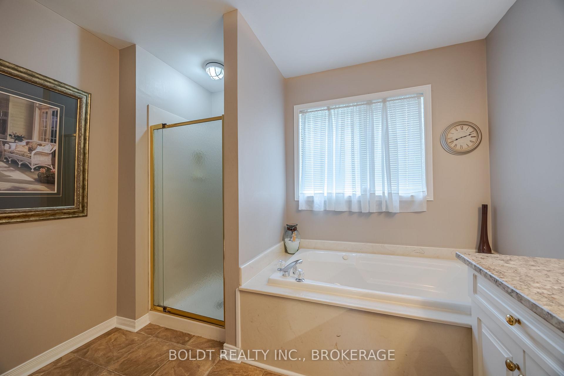 Photo 28 of 22 Westland Street, St. Catharines, Rykert/Vansickle — HOMEH
