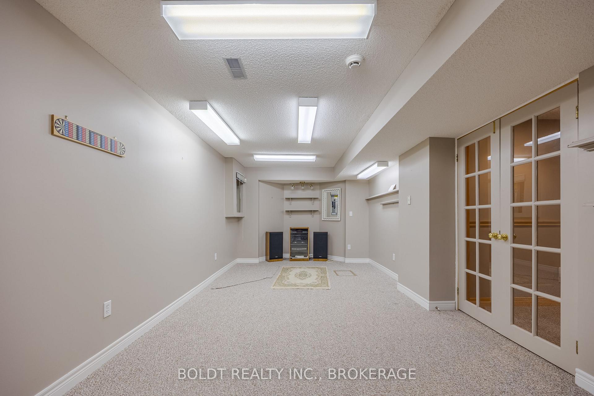 Photo 35 of 22 Westland Street, St. Catharines, Rykert/Vansickle — HOMEH