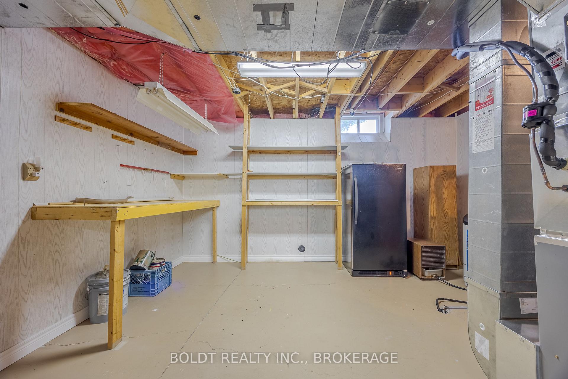 Photo 36 of 22 Westland Street, St. Catharines, Rykert/Vansickle — HOMEH