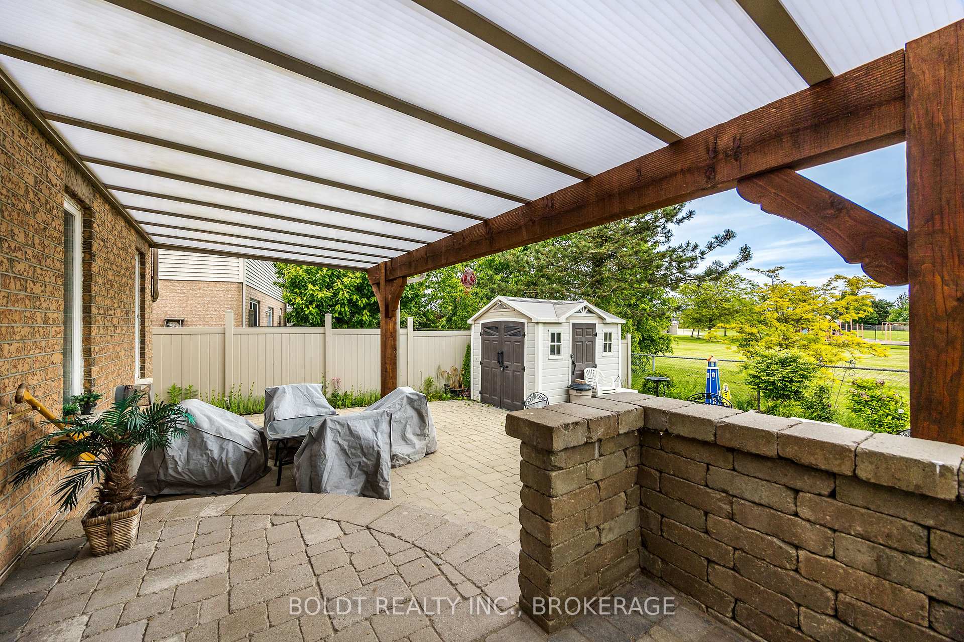 Photo 39 of 22 Westland Street, St. Catharines, Rykert/Vansickle — HOMEH