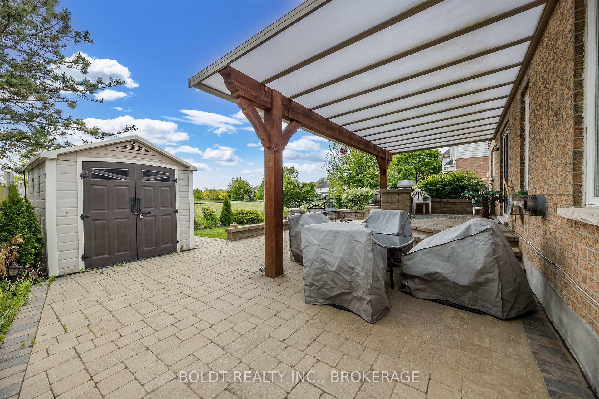 Photo 40 of 22 Westland Street, St. Catharines, Rykert/Vansickle — HOMEH