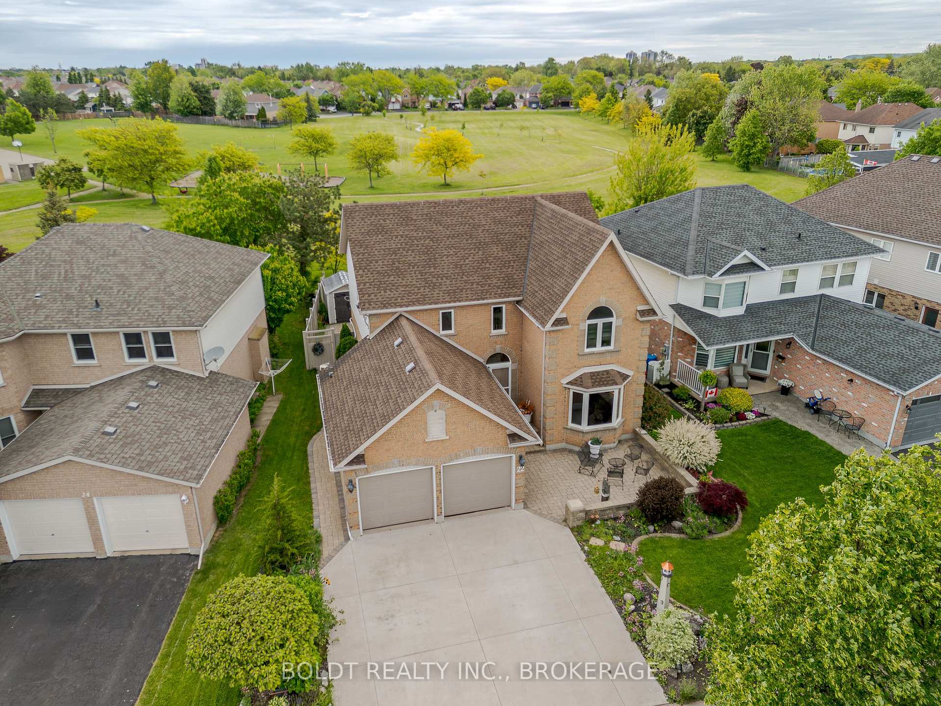 Photo 44 of 22 Westland Street, St. Catharines, Rykert/Vansickle — HOMEH