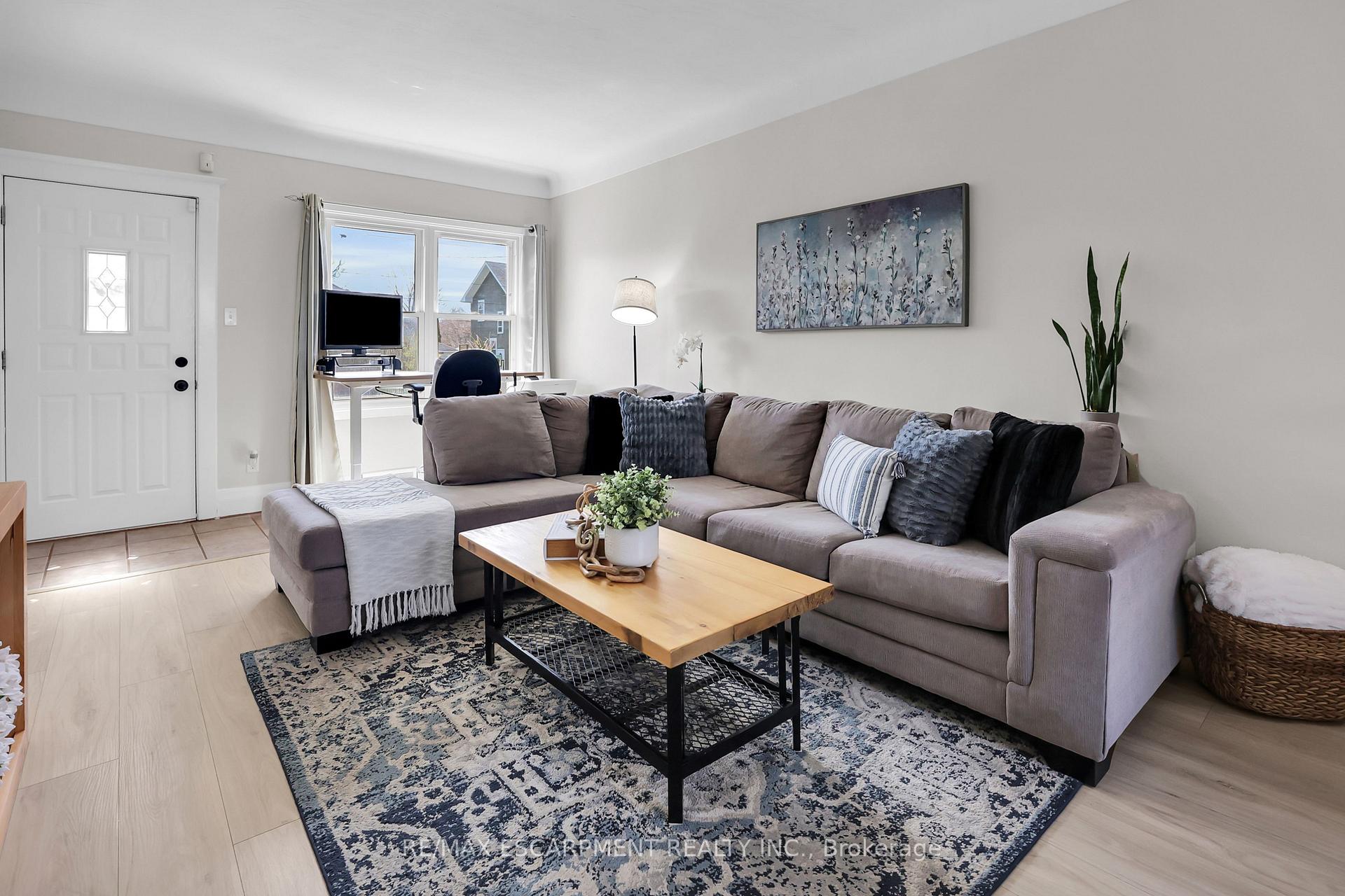 Photo 5 of 169 Beech Street, St. Catharines, Downtown — HOMEH