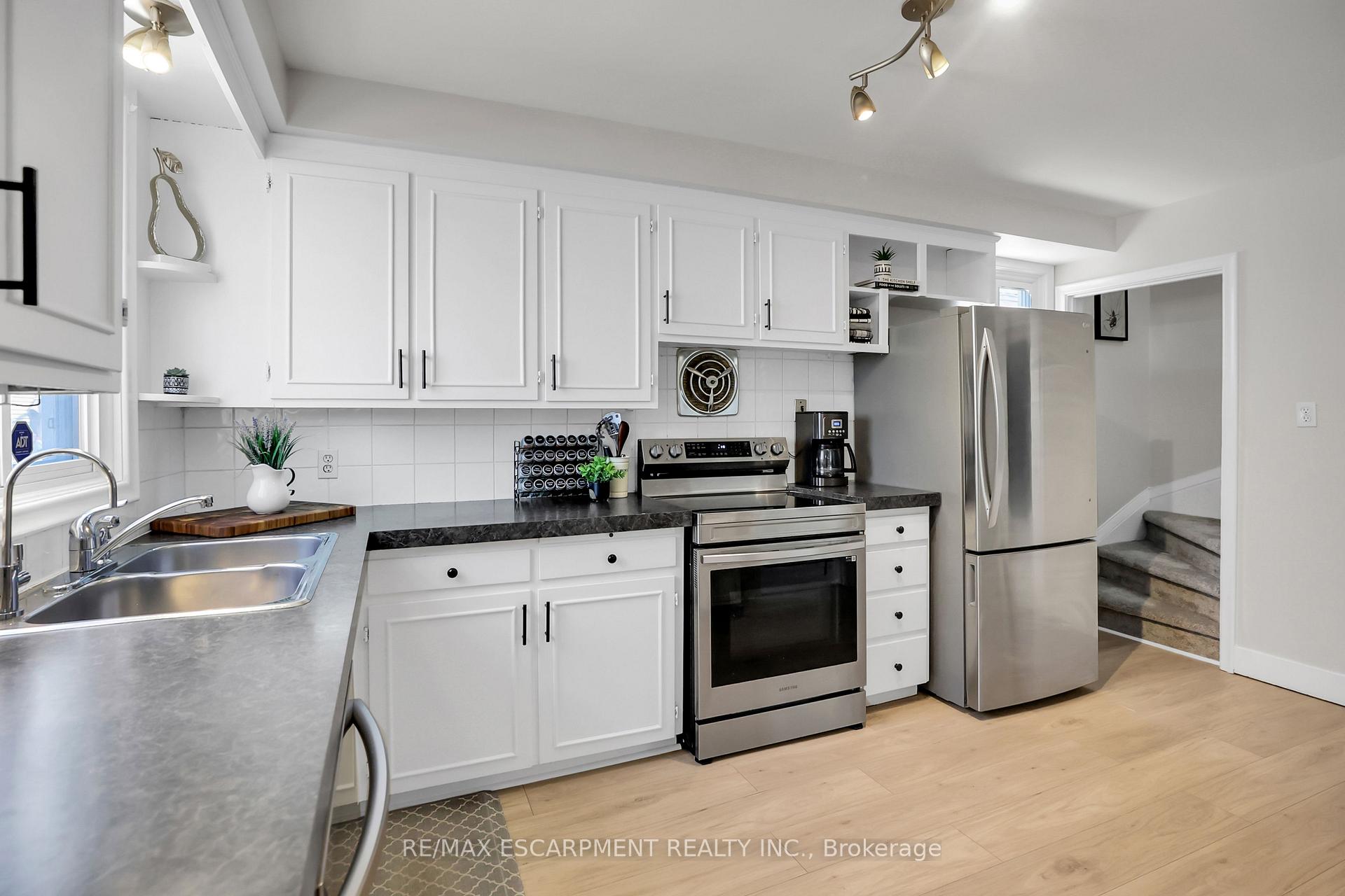 Photo 14 of 169 Beech Street, St. Catharines, Downtown — HOMEH