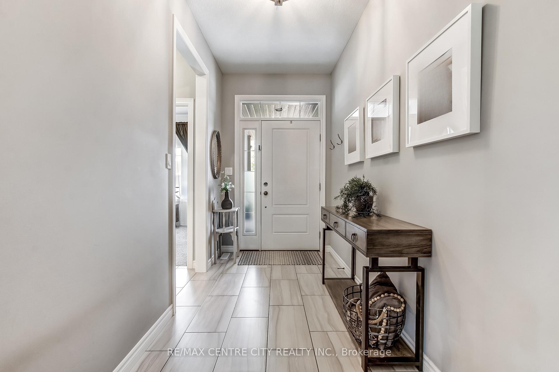 Photo 5 of 36 Acorn Trail, St. Thomas — HOMEH