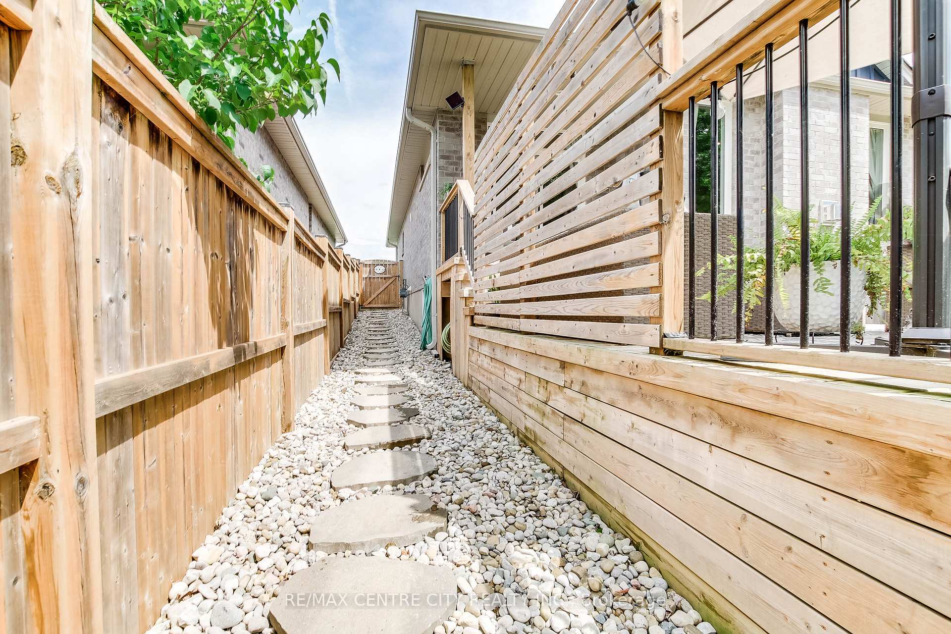 Photo 33 of 36 Acorn Trail, St. Thomas — HOMEH