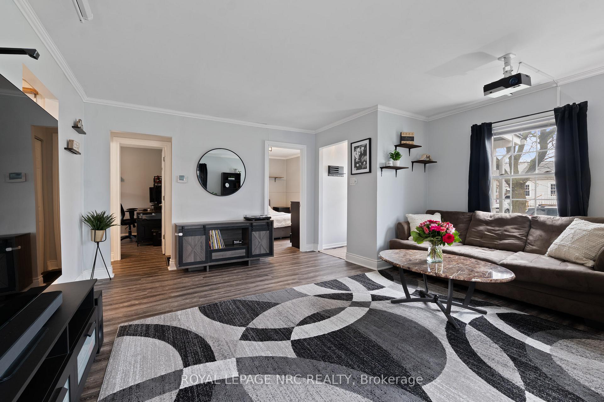 Photo 5 of 7 Lancaster Avenue, St. Catharines, E. Chester — HOMEH