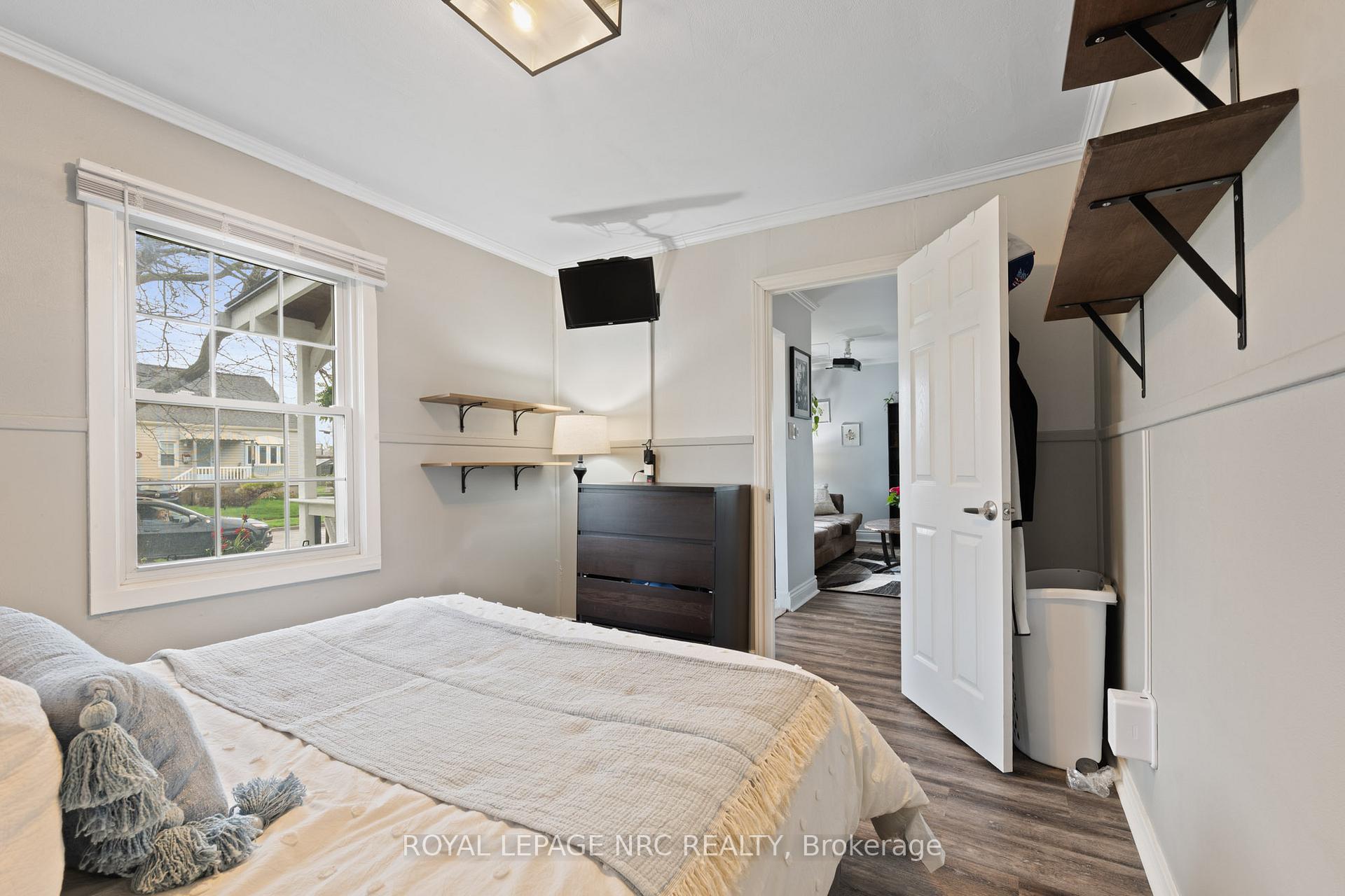 Photo 9 of 7 Lancaster Avenue, St. Catharines, E. Chester — HOMEH