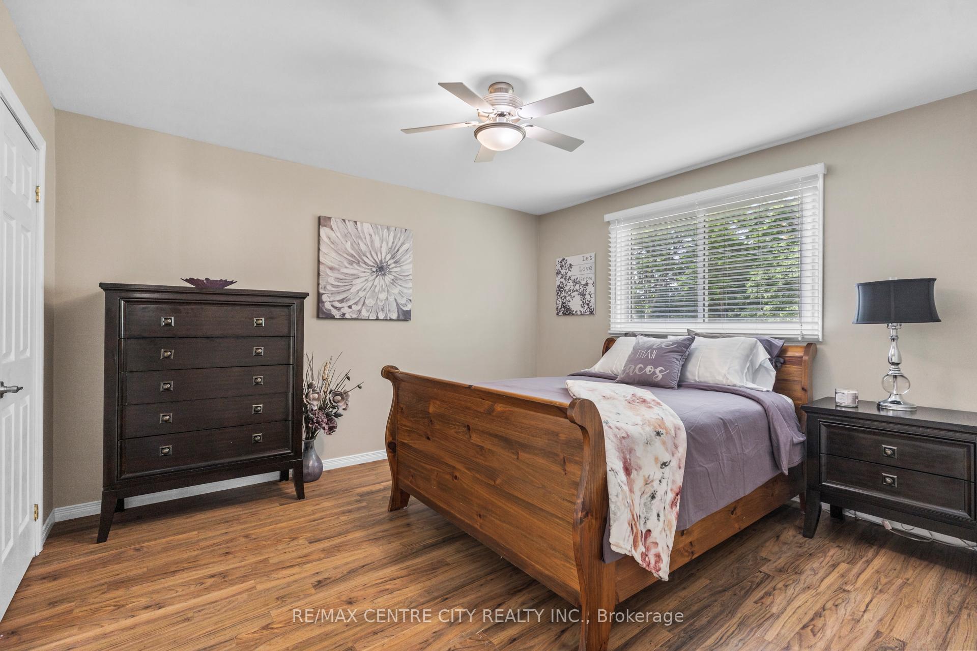 Photo 14 of 32 Lakeview Circle, St. Thomas — HOMEH