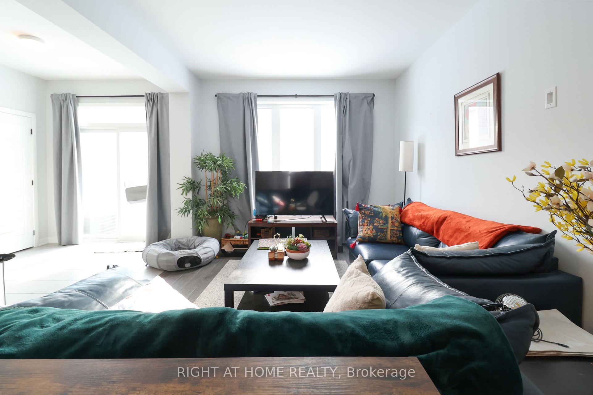 Photo 4 of 364 Crossway Terrace, Ottawa, Stittsville (North) — HOMEH