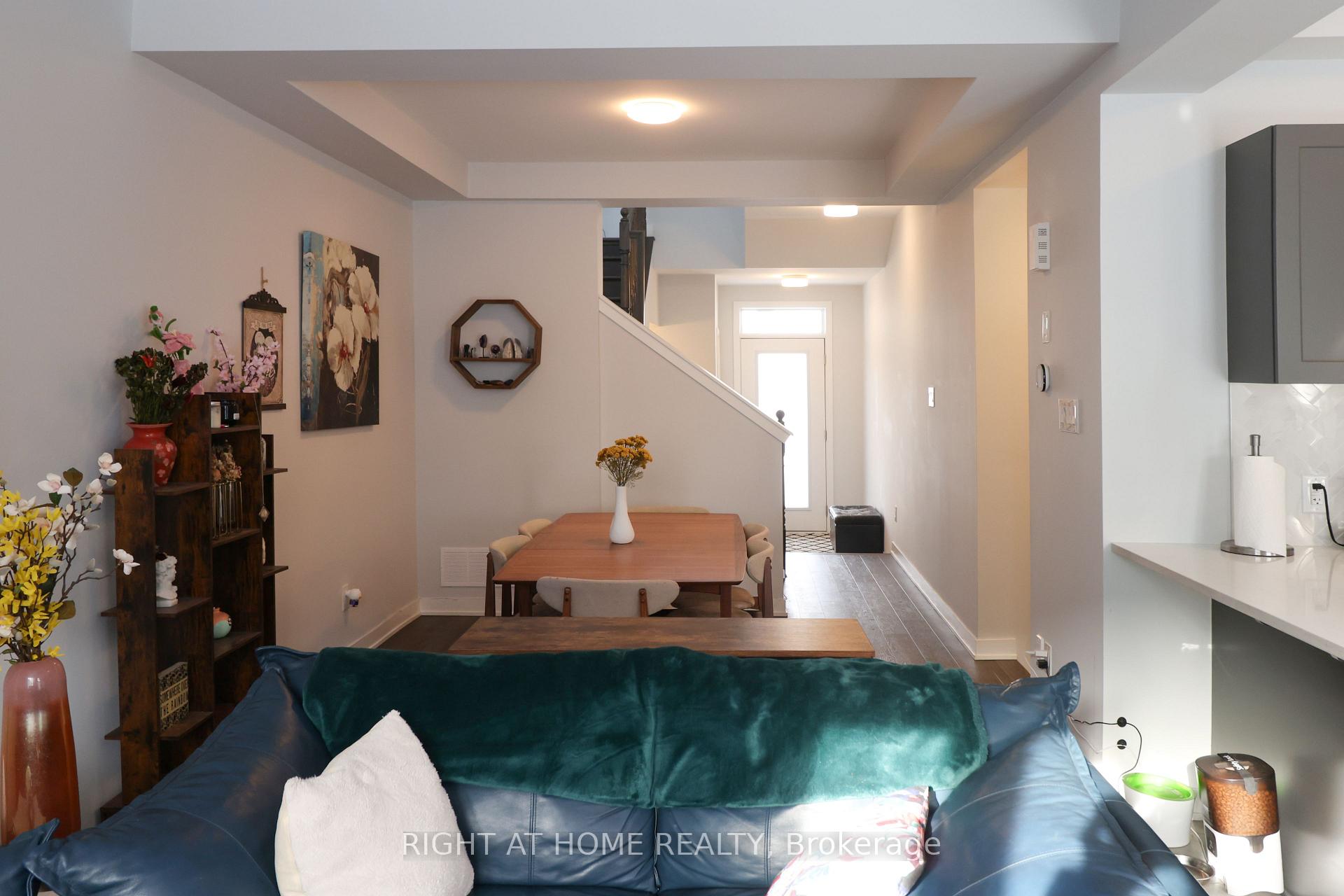 Photo 5 of 364 Crossway Terrace, Ottawa, Stittsville (North) — HOMEH