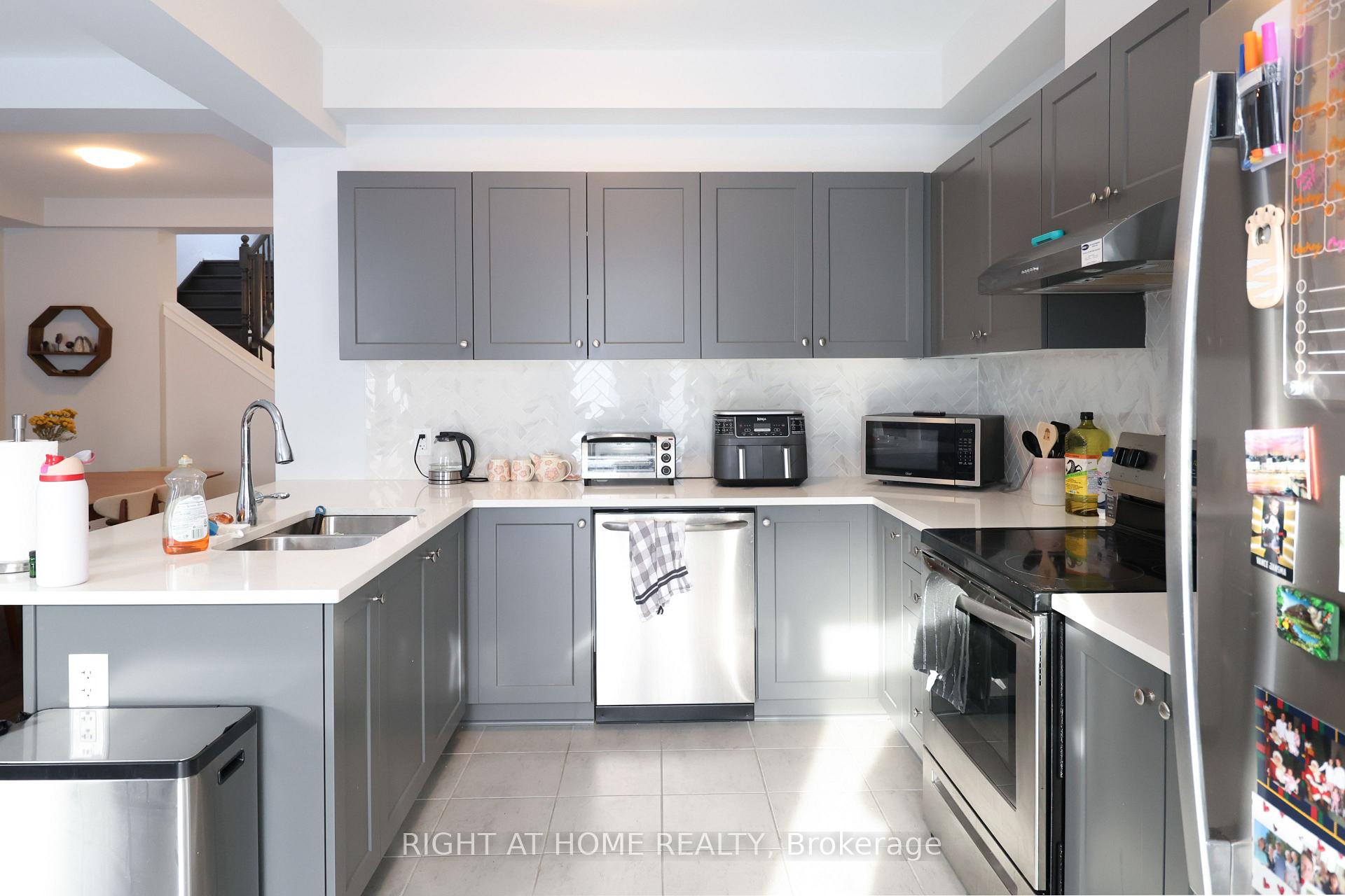 Photo 8 of 364 Crossway Terrace, Ottawa, Stittsville (North) — HOMEH