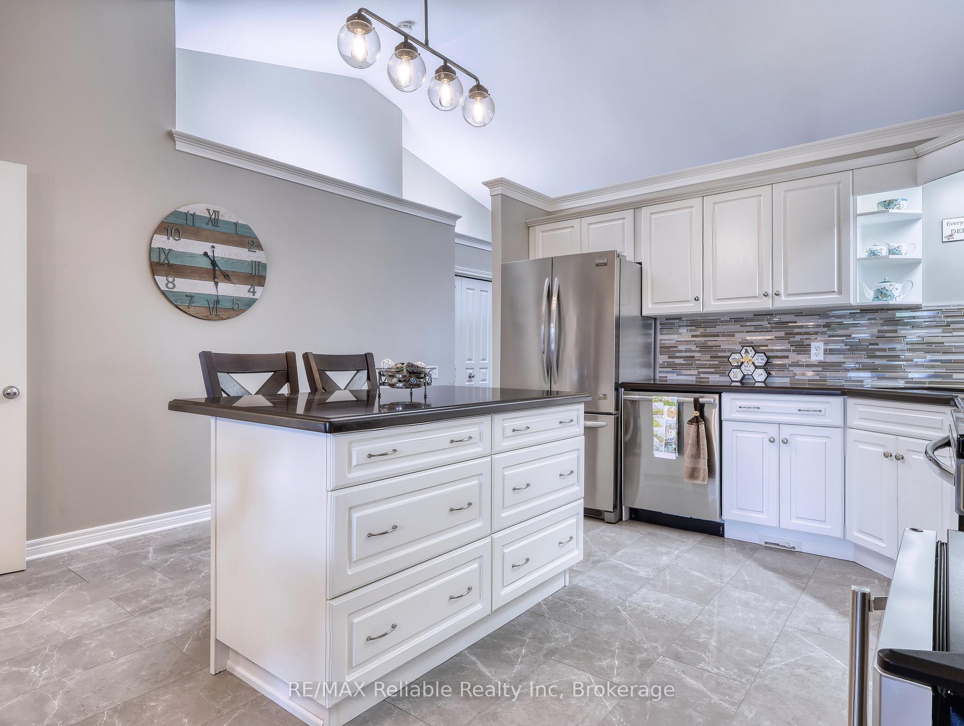 Photo 7 of 3 Montrose Street, St. Catharines, Rykert/Vansickle — HOMEH