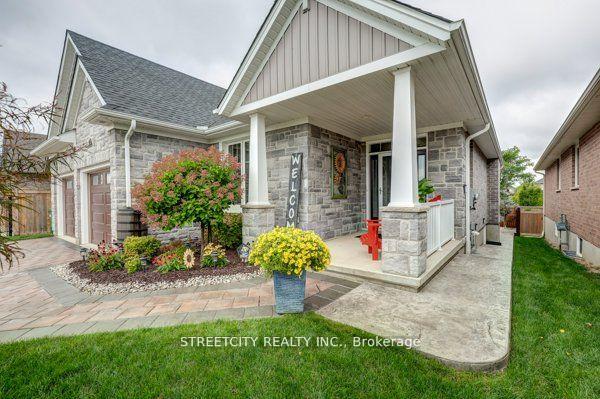 Photo 2 of 32 Acorn Trail, St. Thomas — HOMEH
