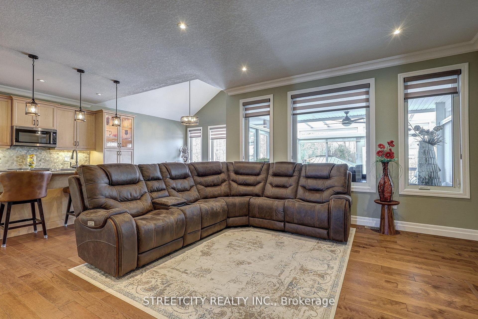 Photo 14 of 32 Acorn Trail, St. Thomas — HOMEH